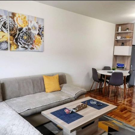 S&D Apartman Lukavica Exterior photo